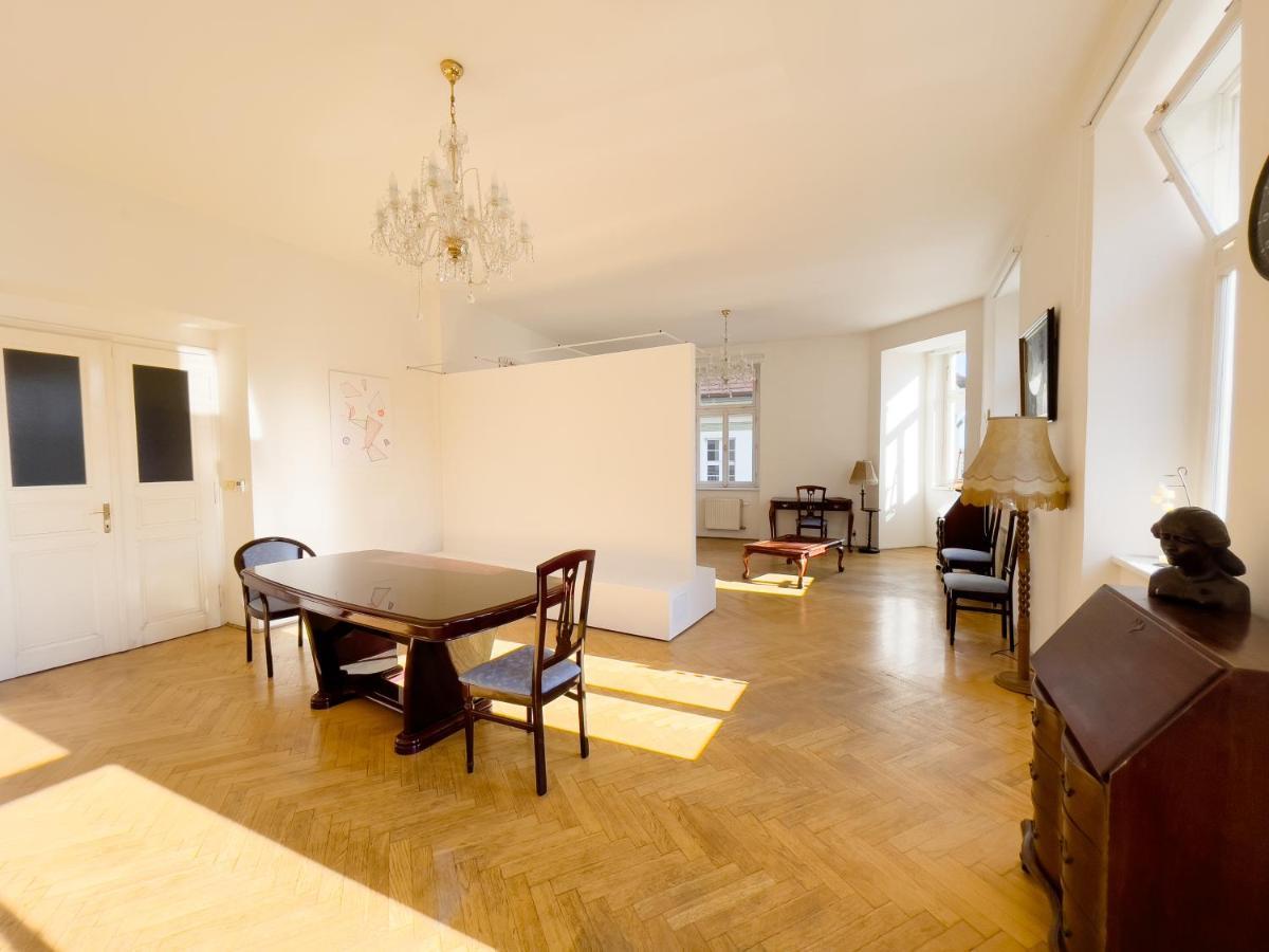 Center Of Prague Apartment 369 Luaran gambar